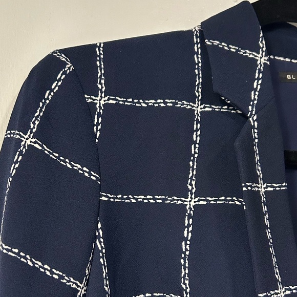 Urban Outfitters Women's Navy and White Padded Blazer (Brand New) - Picture 3 of 15